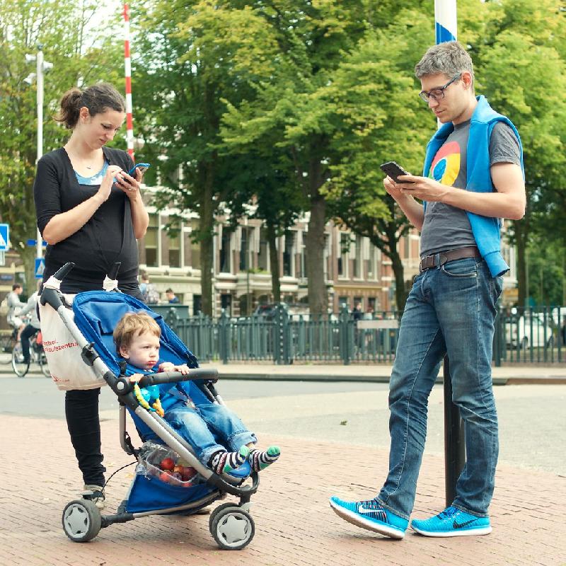 La technoférence parentale : quand les écrans font écran à la relation